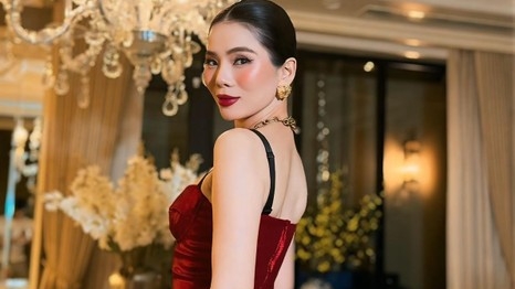 Lệ Quyên chăm mặc váy ôm sát khoe body từ khi yêu tình trẻ