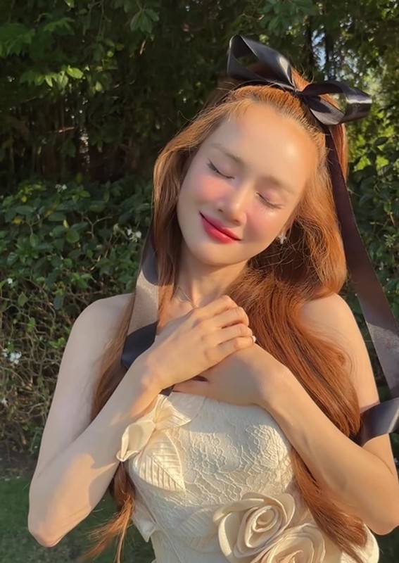 Nhan sắc thu hút của “gái hai con” Nhã Phương