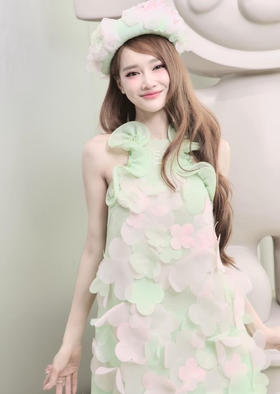 Nhan sắc thu hút của “gái hai con” Nhã Phương