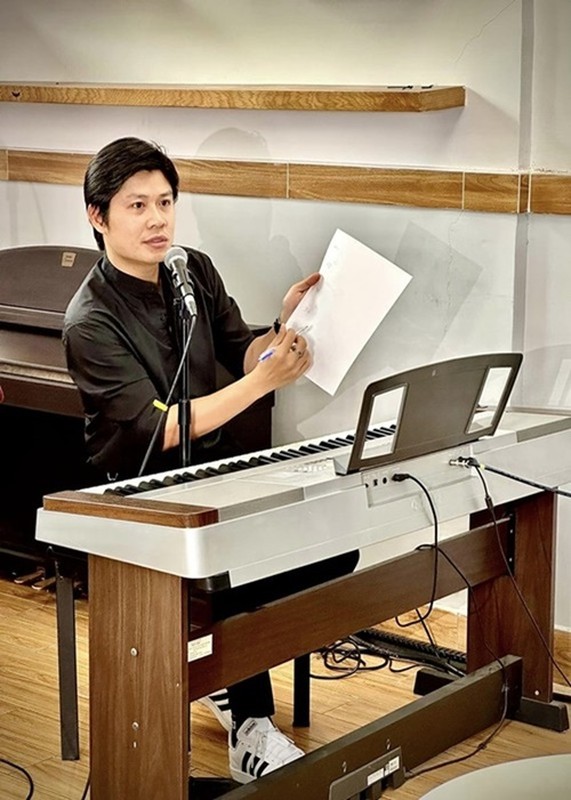 Chân dung tác giả bài hát “Viết tiếp câu chuyện hòa bình” Chân dung tác giả bài hát “Viết tiếp câu chuyện hòa bình”