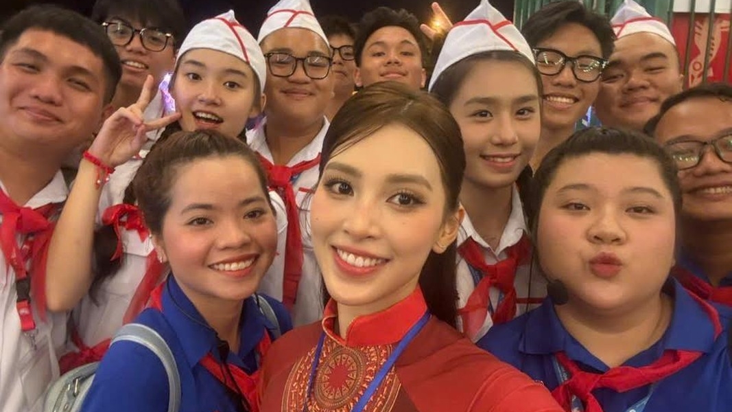 Dàn nghệ sĩ Việt trong không khí Đại lễ 30/4
