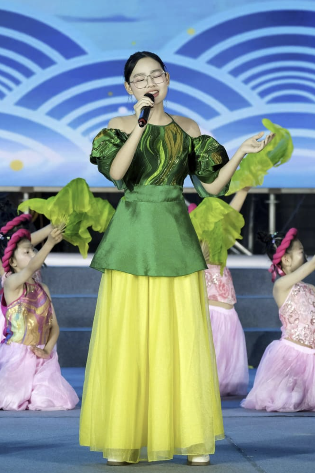 Ngọc Diệp – “Bông hoa đất Mỏ” giành giải Ca sĩ nữ triển vọng tại Búp Sen Vàng 2026