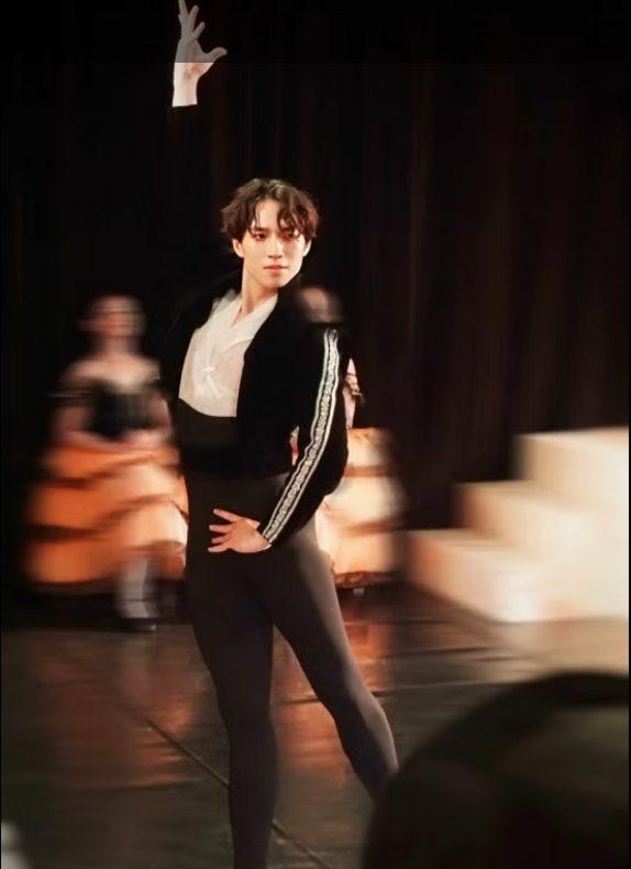 Nghệ sĩ Đức Hiếu giành giải Nhất Liên hoan nghệ thuật châu Á - Thái Bình Dương Nghệ sĩ Đức Hiếu giành giải Nhất Liên hoan nghệ thuật châu Á - Thái Bình Dương