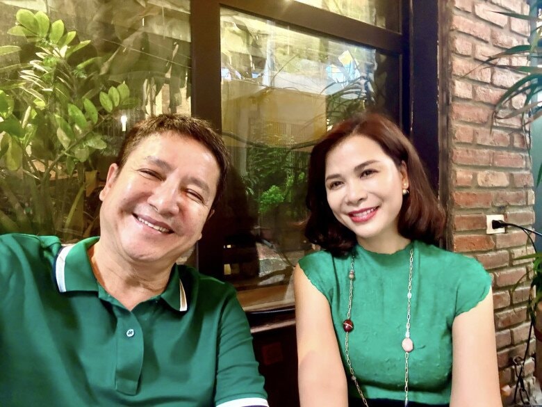 NSƯT Chí Trung phản hồi việc kết hôn với bạn gái Ý Lan kém 18 tuổi để xét tặng NSND NSƯT Chí Trung phản hồi việc kết hôn với bạn gái Ý Lan kém 18 tuổi để xét tặng NSND