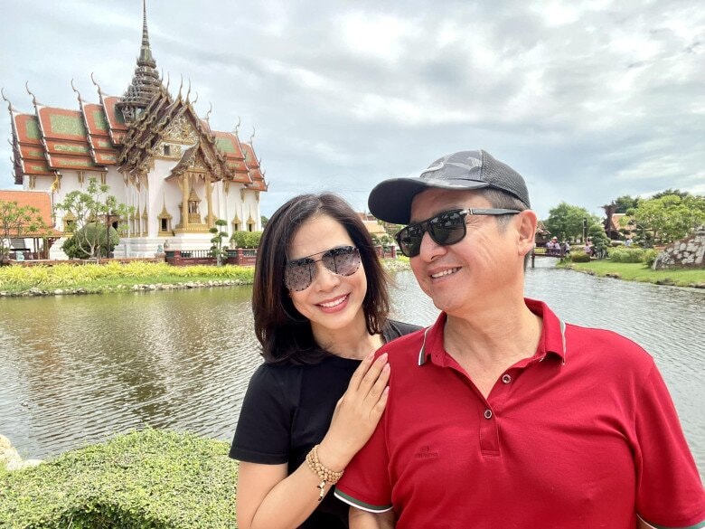 NSƯT Chí Trung phản hồi việc kết hôn với bạn gái Ý Lan kém 18 tuổi để xét tặng NSND NSƯT Chí Trung phản hồi việc kết hôn với bạn gái Ý Lan kém 18 tuổi để xét tặng NSND