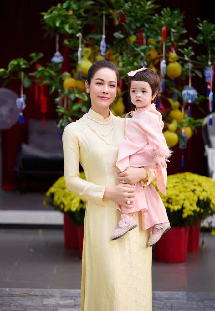 Cuộc sống của Nhật Kim Anh trong biệt thự 20 tỷ đồng tại TP.HCM Cuộc sống của Nhật Kim Anh trong biệt thự 20 tỷ đồng tại TP.HCM