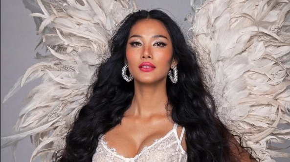 Hoàng Thùy lỡ hẹn với Victoria’s Secret