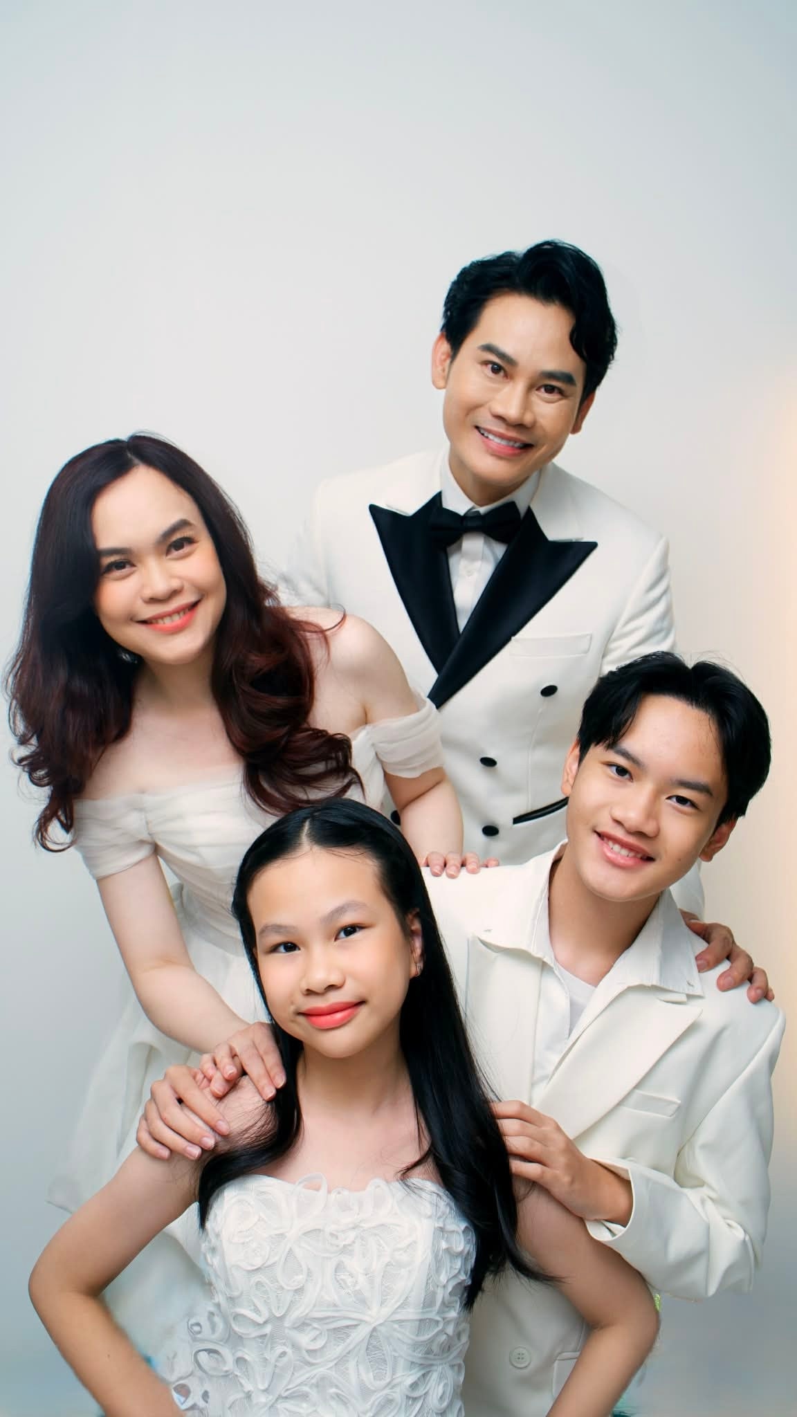 MC Hồng Phúc xây studio tại gia tặng vợ nhân kỷ niệm 27 năm gắn bó MC Hồng Phúc xây studio tại gia tặng vợ nhân kỷ niệm 27 năm gắn bó