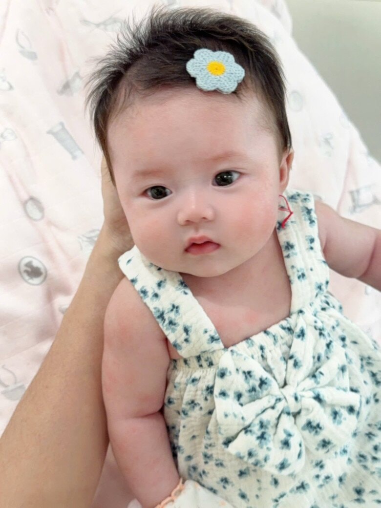 Con gái Hoa hậu Phương Lê và NSƯT Vũ Luân: 'Bản sao' nhí gây sốt và cách nuôi dạy khoa học Con gái Hoa hậu Phương Lê và NSƯT Vũ Luân: 'Bản sao' nhí gây sốt và cách nuôi dạy khoa học