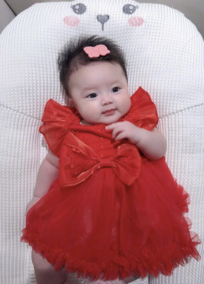 Con gái Hoa hậu Phương Lê và NSƯT Vũ Luân: 'Bản sao' nhí gây sốt và cách nuôi dạy khoa học Con gái Hoa hậu Phương Lê và NSƯT Vũ Luân: 'Bản sao' nhí gây sốt và cách nuôi dạy khoa học