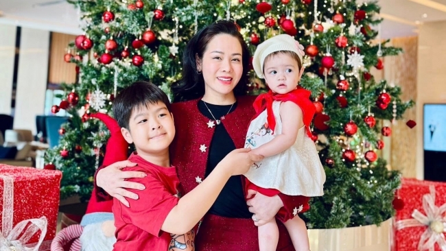 Nhật Kim Anh chia sẻ khoảnh khắc bên con gái Julia và hành trình nuôi dạy hai con tại TP.HCM