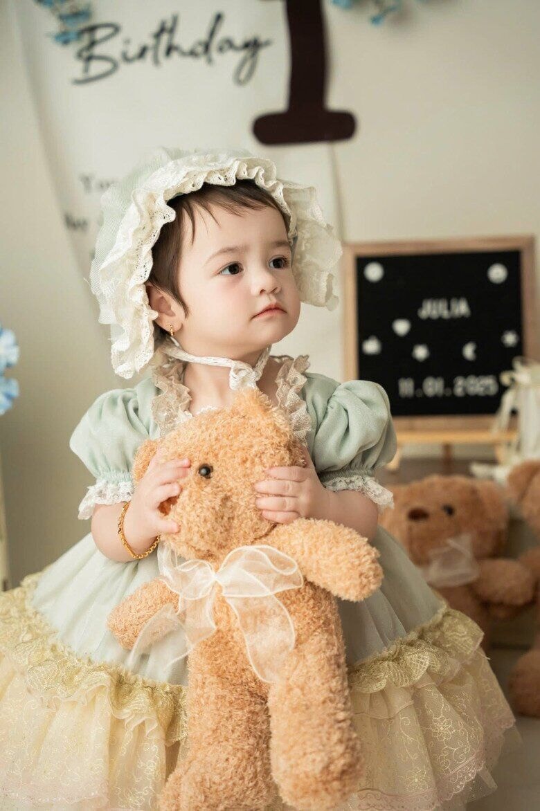 Nhật Kim Anh chia sẻ khoảnh khắc bên con gái Julia và hành trình nuôi dạy hai con tại TP.HCM Nhật Kim Anh chia sẻ khoảnh khắc bên con gái Julia và hành trình nuôi dạy hai con tại TP.HCM