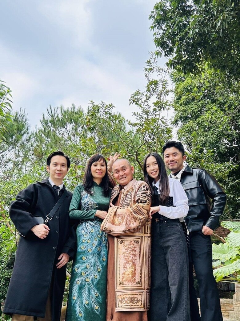 NSƯT Xuân Hinh đón sinh nhật tuổi mới bên cháu ngoại Nana NSƯT Xuân Hinh đón sinh nhật tuổi mới bên cháu ngoại Nana