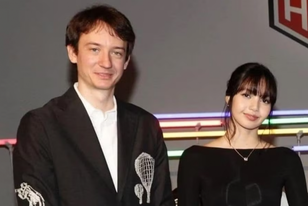 Động thái gây chú ý của Lisa (BLACKPINK) sau tin đồn chia tay bạn trai tỷ phú Động thái gây chú ý của Lisa (BLACKPINK) sau tin đồn chia tay bạn trai tỷ phú