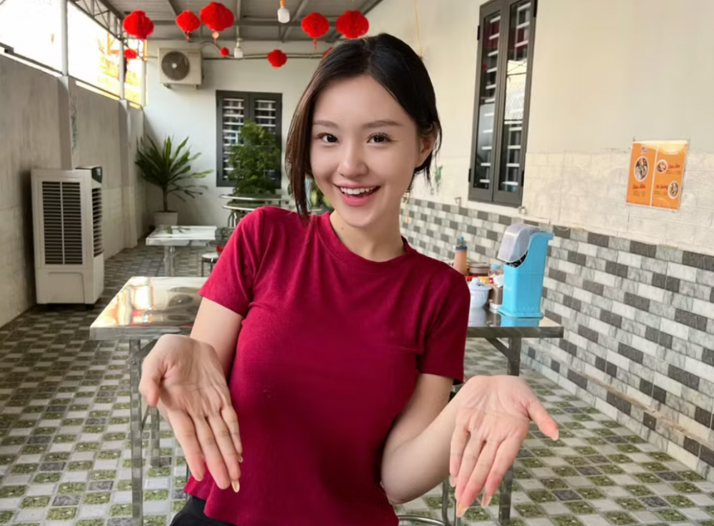 Khánh Như về quê làm ‘cô Tấm’ nấu bún riêu sau khi giành ngôi Á hậu Khánh Như về quê làm ‘cô Tấm’ nấu bún riêu sau khi giành ngôi Á hậu