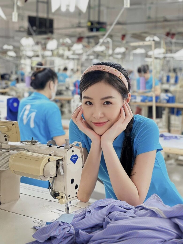 Trang Emma: Từ tạo hình 'mẹ bầu' đến màn lột xác thành hoa hậu trên sóng VTV Trang Emma: Từ tạo hình 'mẹ bầu' đến màn lột xác thành hoa hậu trên sóng VTV