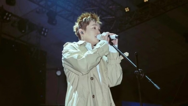 B Ray xin lỗi vì phát ngôn nhạy cảm liên quan đến AMEE và dàn Em Xinh trên livestream