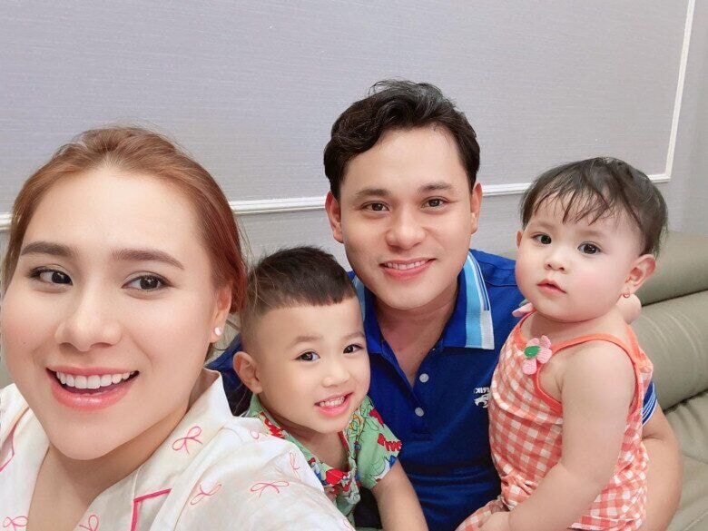 Hà Trí Quang và Thanh Đoàn hút 2 triệu lượt xem với màn bắt ghen hài hước Hà Trí Quang và Thanh Đoàn hút 2 triệu lượt xem với màn bắt ghen hài hước