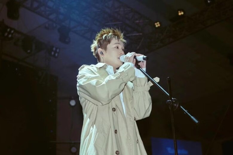 B Ray xin lỗi vì phát ngôn nhạy cảm liên quan đến AMEE và dàn Em Xinh trên livestream B Ray xin lỗi vì phát ngôn nhạy cảm liên quan đến AMEE và dàn Em Xinh trên livestream