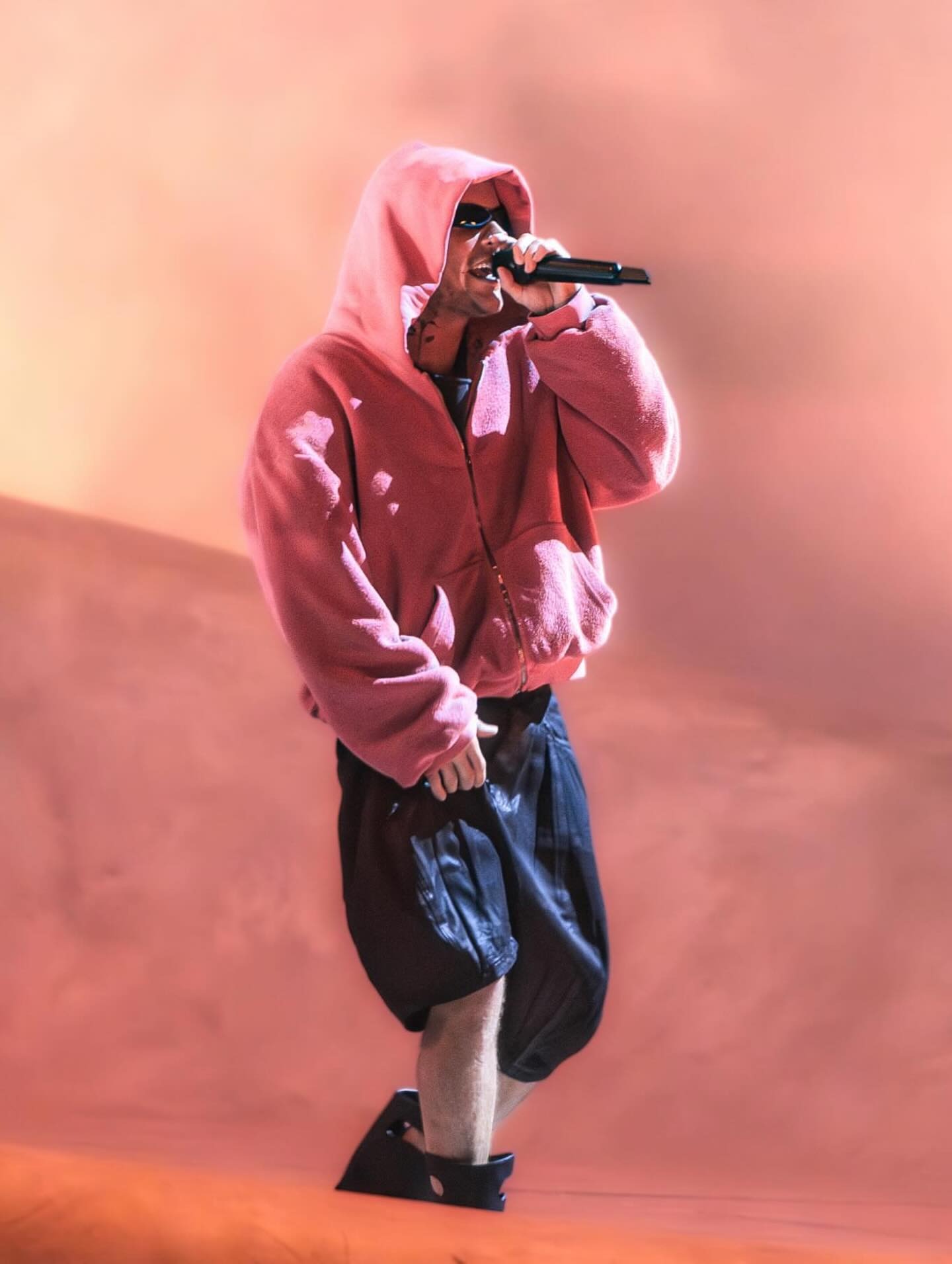 Justin Bieber bán quần áo và đồ lưu niệm thu về 132 tỷ đồng