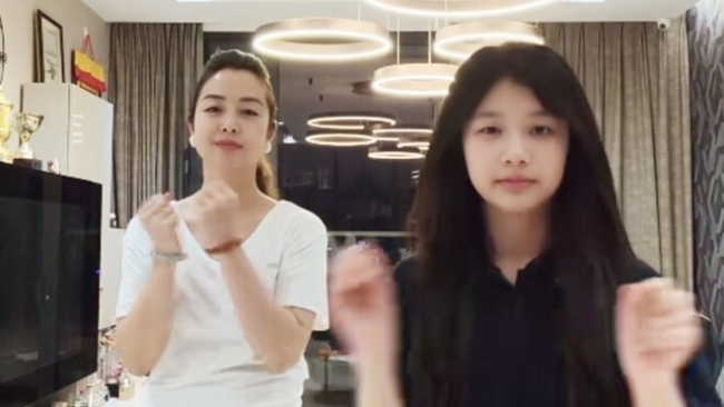 Jennifer Phạm và con gái Thùy An gây sốt với nhan sắc trẻ trung trong clip vũ đạo