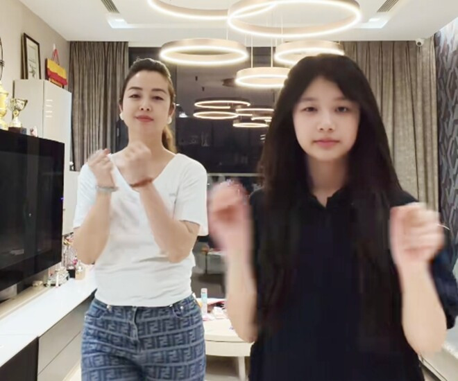 Jennifer Phạm và con gái Thùy An gây sốt với nhan sắc trẻ trung trong clip vũ đạo