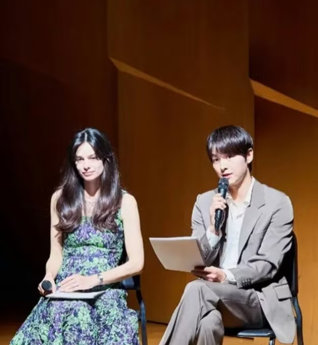 Xuất hiện cùng chồng, nhan sắc vợ Song Joong Ki gây bất ngờ