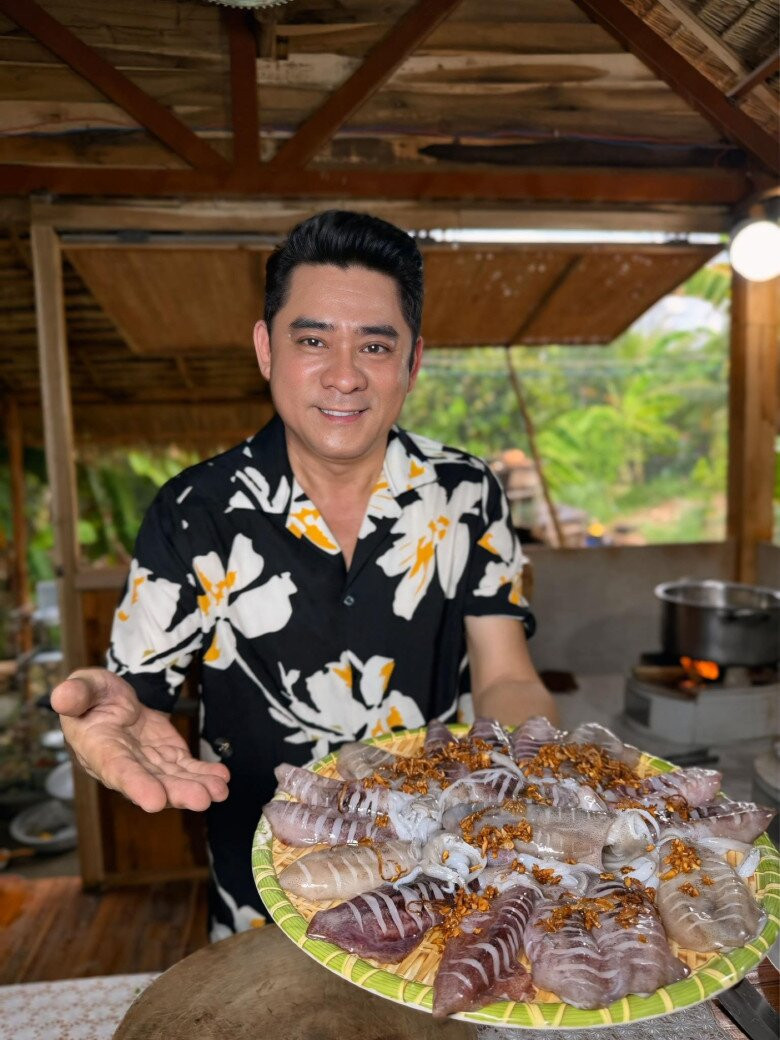 Nghệ sĩ Huỳnh Anh Tuấn hồi phục sau đột quỵ: Dùng AI lồng tiếng để duy trì đam mê