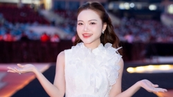 Hà Quỳnh Như và Oplus làm mới ca khúc Quê tôi tại sân khấu Âm vang Tổ quốc