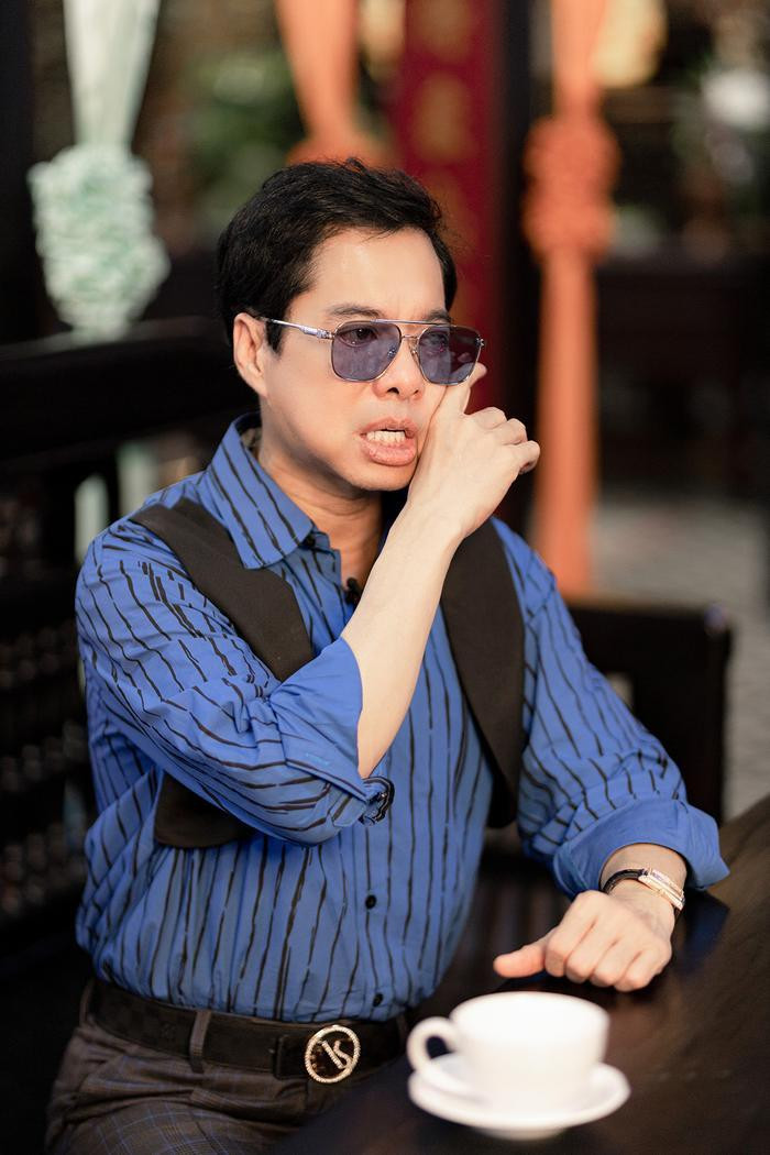 "Ông hoàng bolero" phong độ tuổi 54, tuyên bố sẽ hiến tặng biệt thự 400 tỷ đồng sau khi qua đời