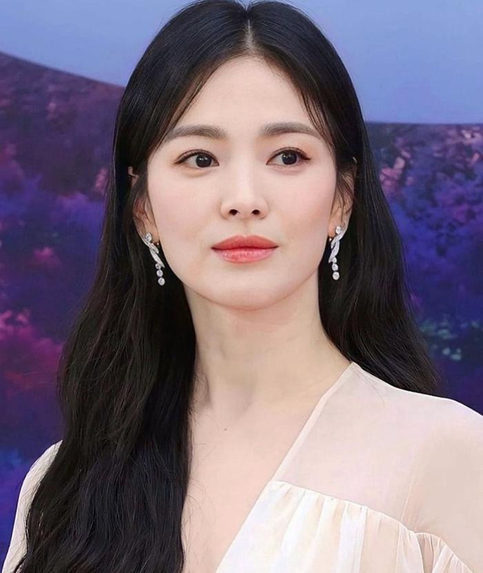 Song Hye Kyo thư thái tận hưởng cuộc sống sau khi bất ngờ dừng hợp tác với Han So Hee