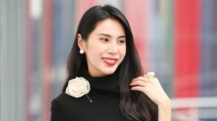 Ca sĩ Thủy Tiên dự định "đi tu, tránh xa chốn hồng trần"