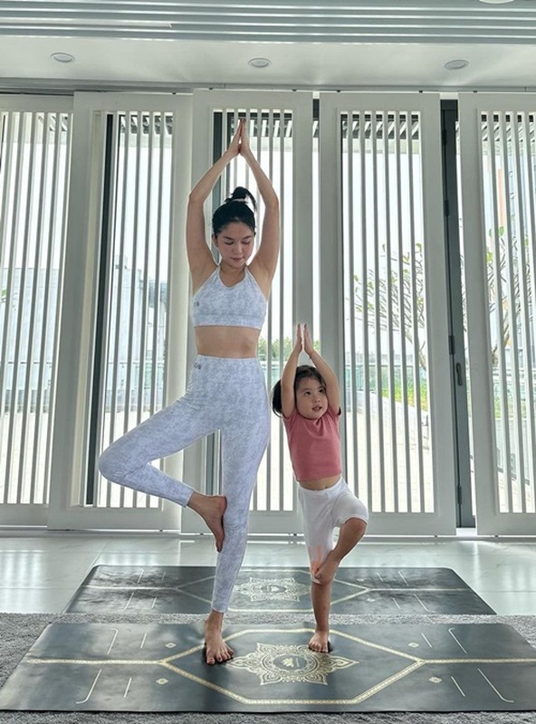 Con gái của người mẫu Ngọc Trinh xinh xắn, ở biệt thự 50 tỷ Con gái của người mẫu Ngọc Trinh xinh xắn, ở biệt thự 50 tỷ