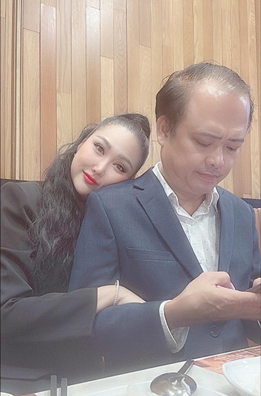 Chuyện tình ngọt ngào của Phi Thanh Vân và bạn trai doanh nhân