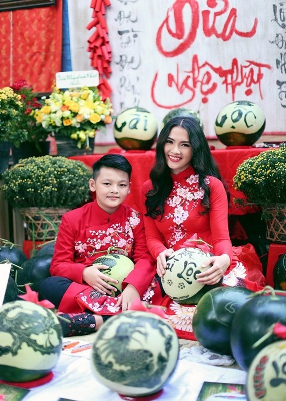 Quý tử cao 1m85, điển trai của siêu mẫu Anh Thư