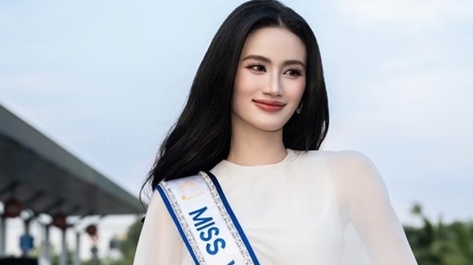 Ý Nhi bật khóc khi được Lương Thùy Linh động viên
