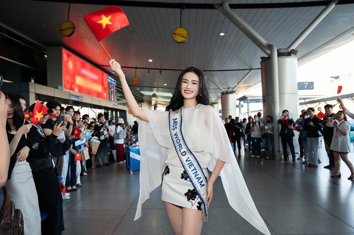Ý Nhi bật khóc khi được Lương Thùy Linh động viên Ý Nhi bật khóc khi được Lương Thùy Linh động viên