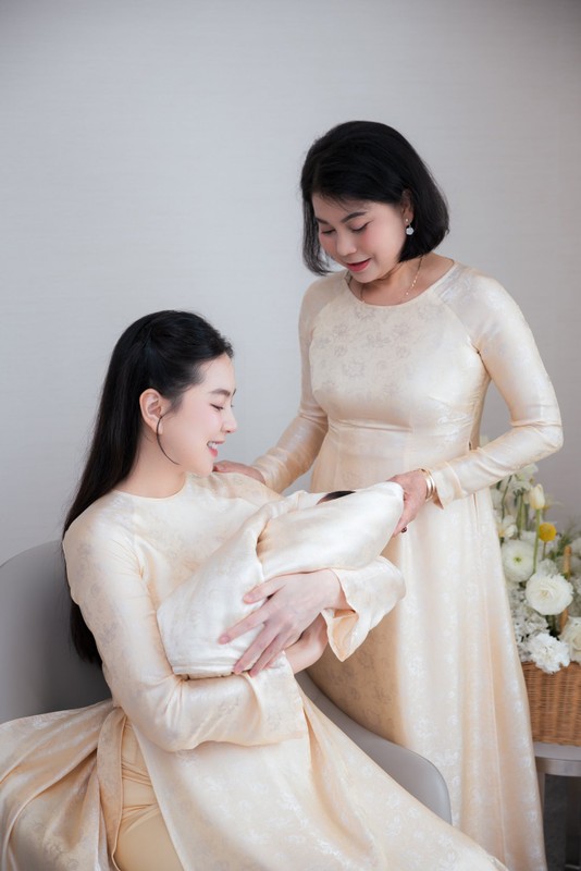 MC Mai Ngọc không cho mẹ ruột bế cháu ngoại, lý do là gì? MC Mai Ngọc không cho mẹ ruột bế cháu ngoại, lý do là gì?