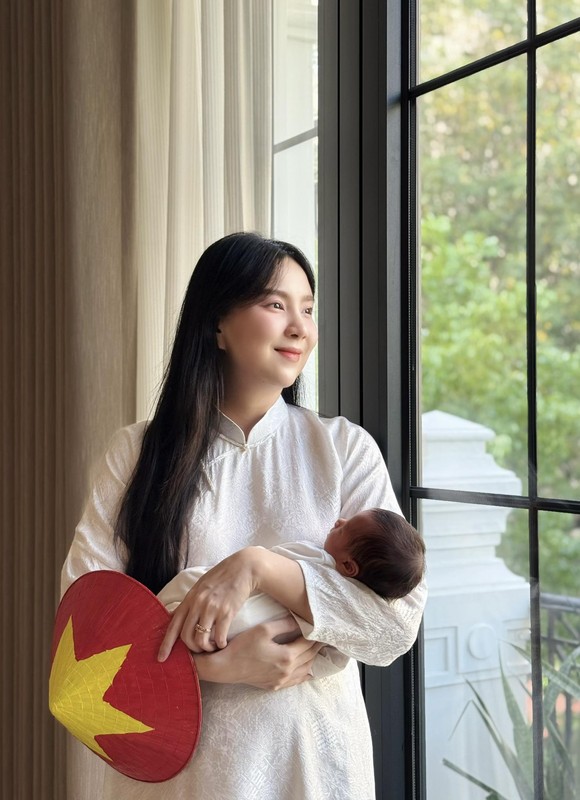 MC Mai Ngọc không cho mẹ ruột bế cháu ngoại, lý do là gì? MC Mai Ngọc không cho mẹ ruột bế cháu ngoại, lý do là gì?