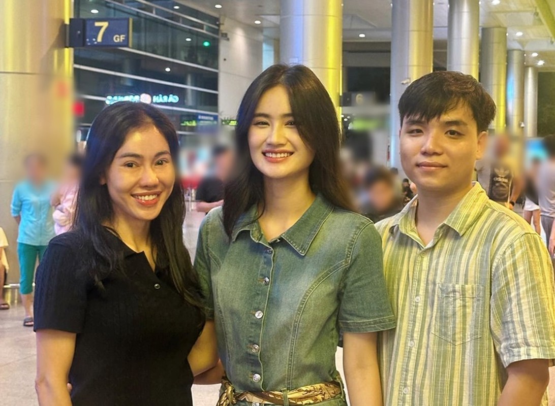 Hậu phương vững chắc của Ý Nhi khi Miss World 2025 Hậu phương vững chắc của Ý Nhi khi Miss World 2025