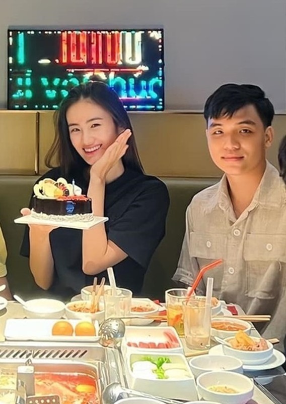 Hậu phương vững chắc của Ý Nhi khi Miss World 2025 Hậu phương vững chắc của Ý Nhi khi Miss World 2025