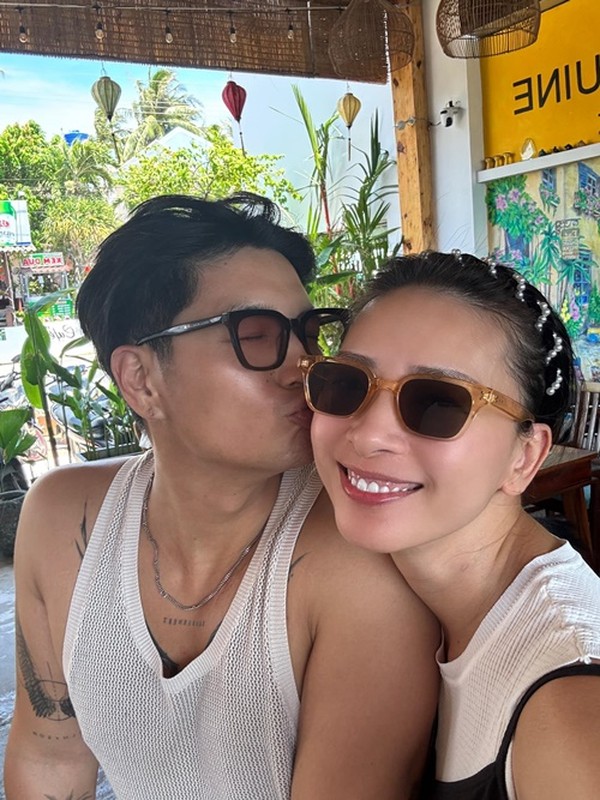 Ngô Thanh Vân mang bầu sau 3 năm lấy chồng kém 11 tuổi Ngô Thanh Vân mang bầu sau 3 năm lấy chồng kém 11 tuổi