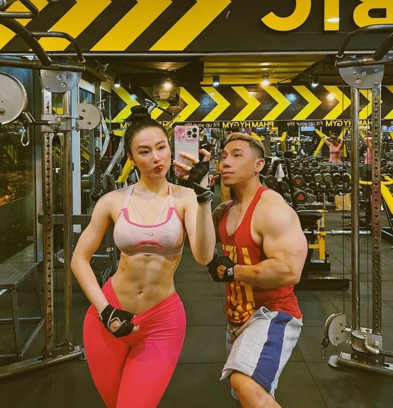 Angela Phương Trinh khoe thân hình "đô con" sau nhiều năm tập tạ