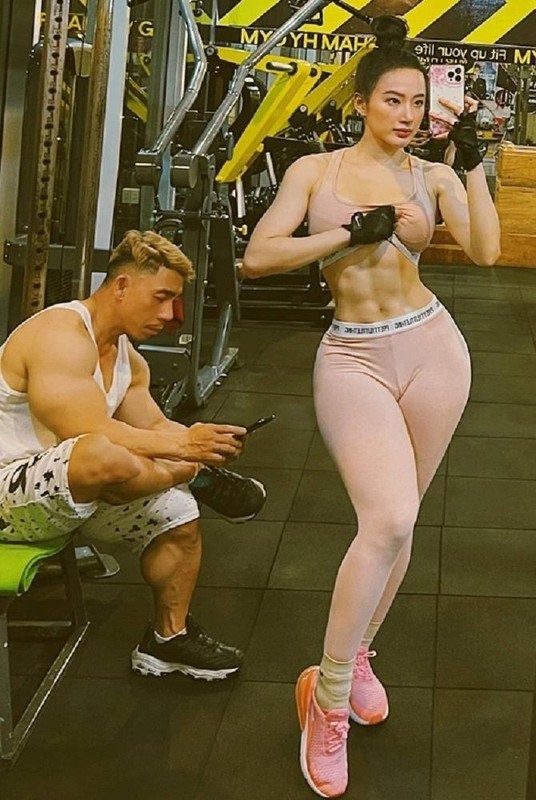 Angela Phương Trinh khoe thân hình "đô con" sau nhiều năm tập tạ