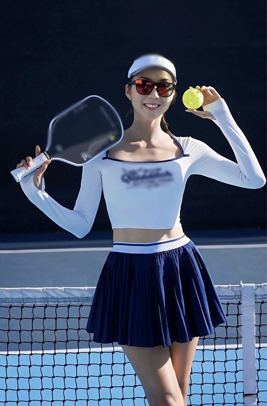 Ngọc Quyên khoe dáng quyến rũ trên pickleball khi định cư ở Mỹ