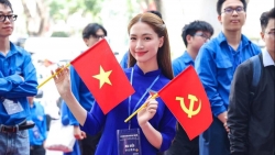 Hòa Minzy được tuyên dương Thanh niên tiên tiến làm theo lời Bác