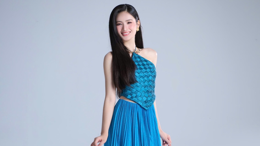 Ý Nhi liên tiếp ghi điểm tại Miss World 2025
