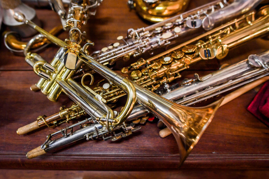Nghệ nhân hơn nửa thế kỷ gắn bó với nghề làm kèn Tây