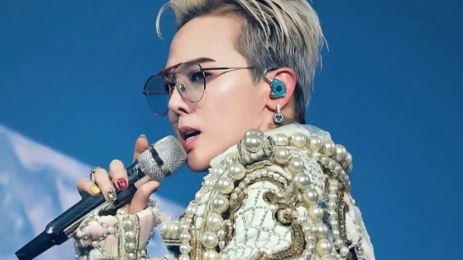Gay cấn cuộc đua ngôi sao quyền lực giữa G-Dragon và BTS