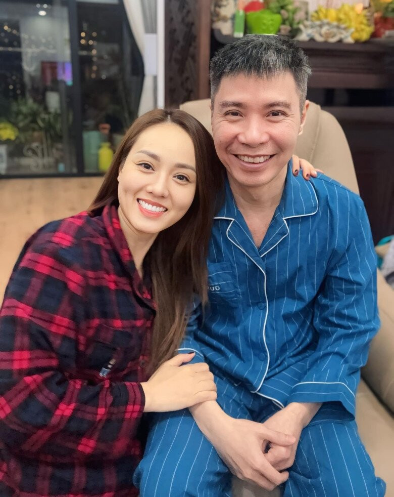 BTV Kim Ngân xúc động trước tình cảm của vợ chồng NSND Công Lý